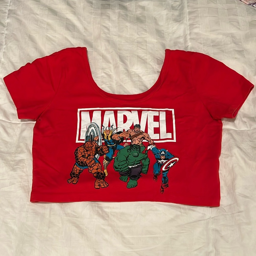 Marvel Comics Cropped Red T Shirt Scoop Neck Size L Hulk Capt America Ben Grimm